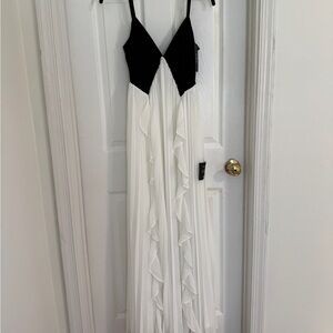 NEW Lulu’s Envied Glamour Black and White Pleated Maxi Dress